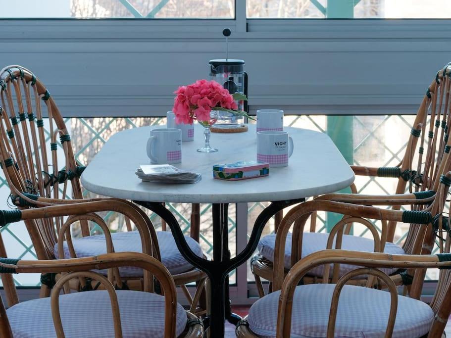 Le Joyau Des Parcs Classe 4 Etoiles Appartement Central Au Calme Avec Terrasse Vichy Buitenkant foto